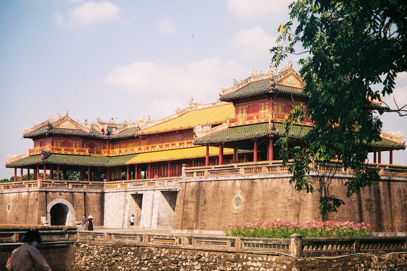 ダナン発　ヘリテージトレインで行く　世界遺産フエ1日観光