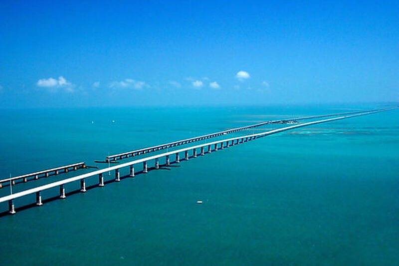 オーランド発　鉄道で行くキーウェスト＆世界遺産エバーグレーズ・エアボートツアー1泊2日