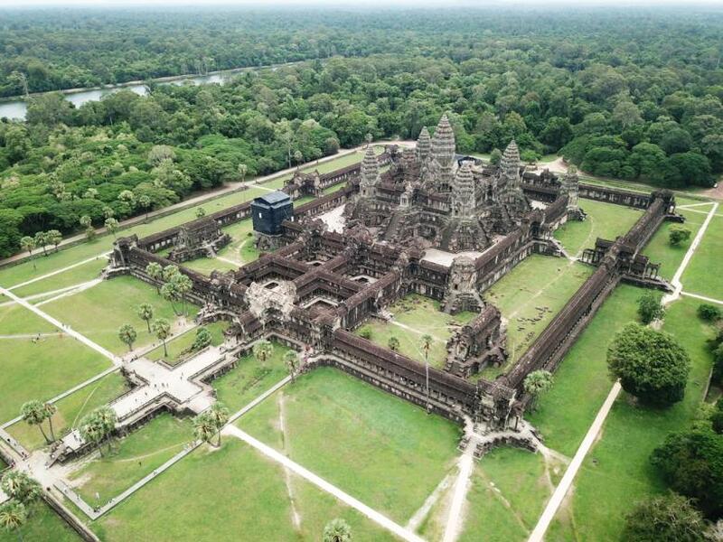 シェムリアップ　初めてのカンボジア！世界遺産アンコールワット・トム・タプロームを巡る シェムリアップ2泊3日【HT-01】