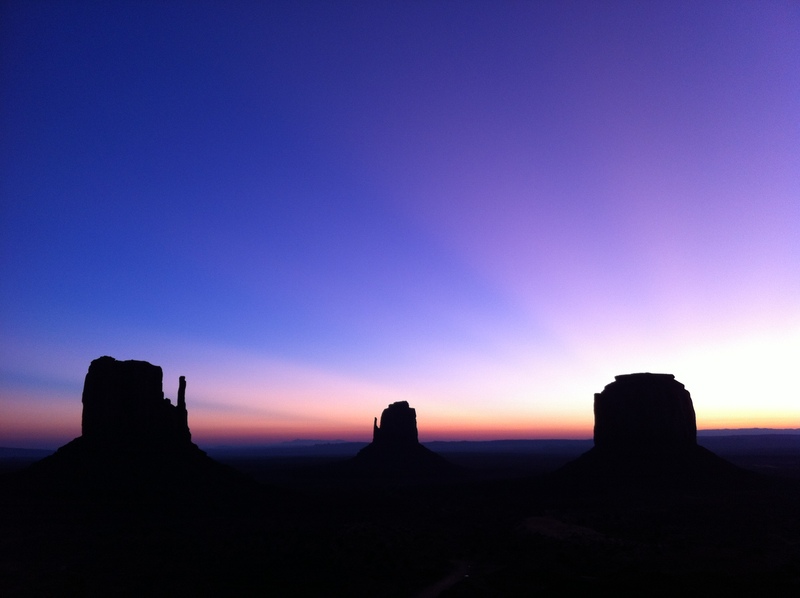 ラスベガス発　モニュメントバレー1泊2日The View Hotel宿泊！【AMG/AMGCTR】