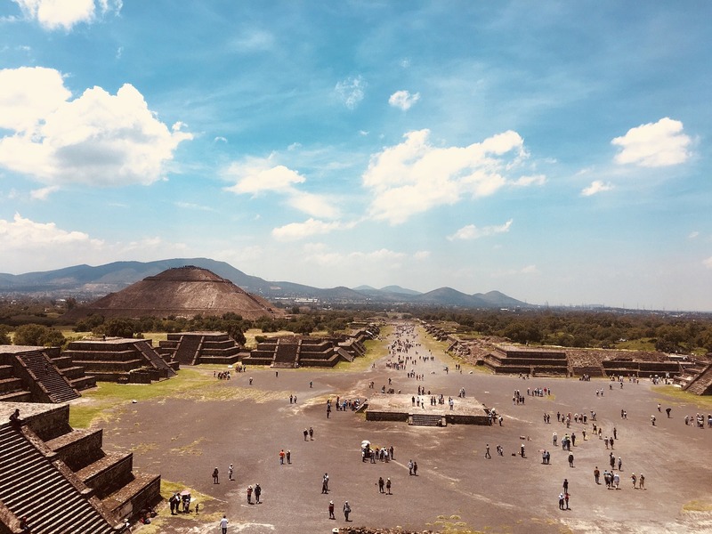 メキシコシティ発　世界遺産テオティワカン&メキシコシティ歴史地区1日観光