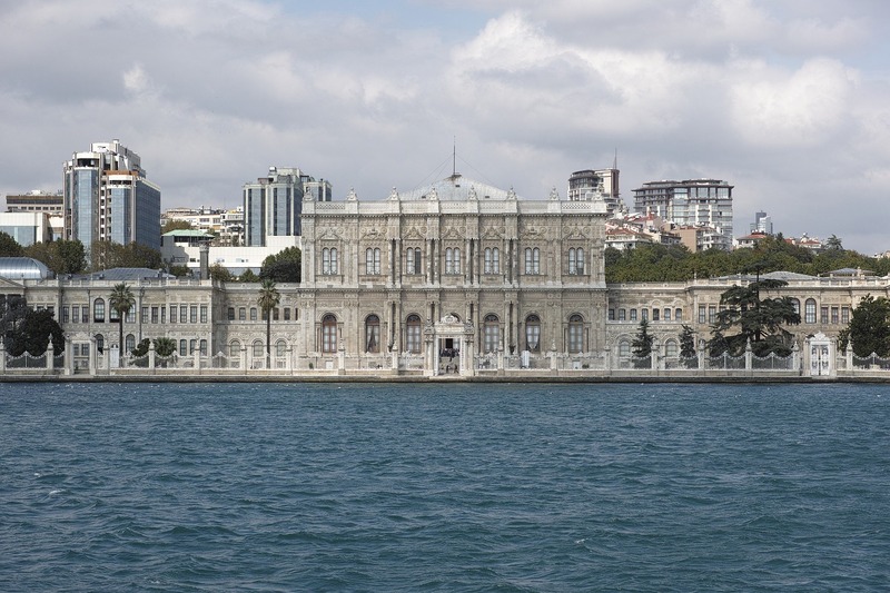 イスタンブール　ドルマバフチェ宮殿と軍事博物館観光