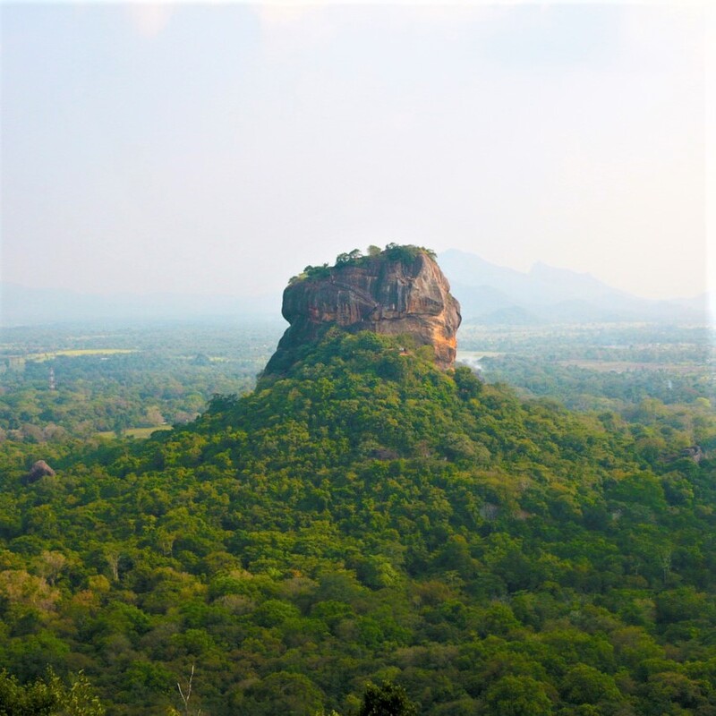 [1泊2日]【バワ&times;世界遺産①】シーギリヤロックとバワホテル「ヘリタンスカンダラマ」泊