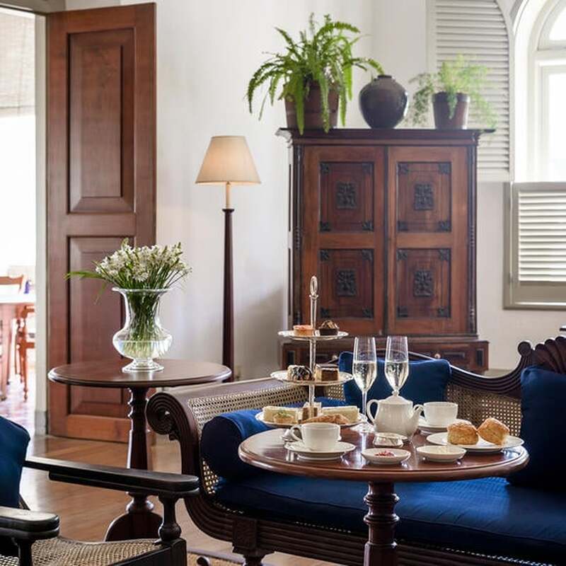 [1泊2日]【バワ&times;世界遺産③】夕日に染まる世界遺産ゴール旧市街散策、5つ星ホテルでアフタヌーンティー体験