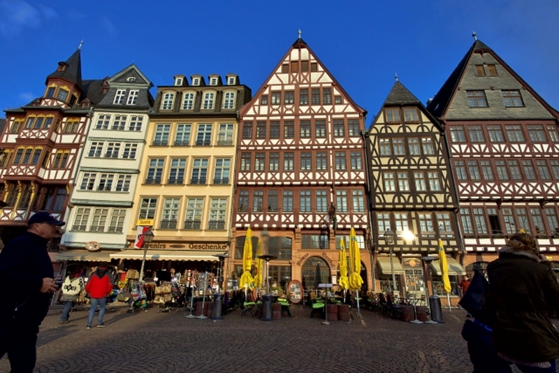 フランクフルト　空港送迎サービス