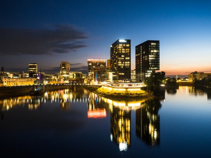 デュッセルドルフ　空港送迎サービス