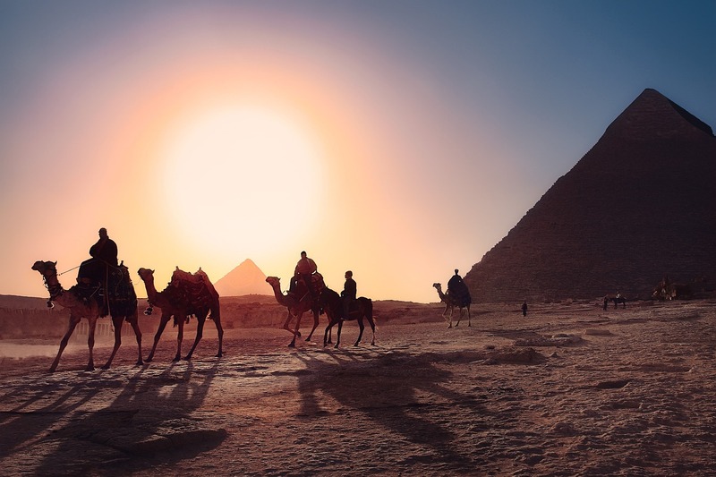 カイロ発　ピラミッド、ナイルクルーズと紅海の旅 10日間